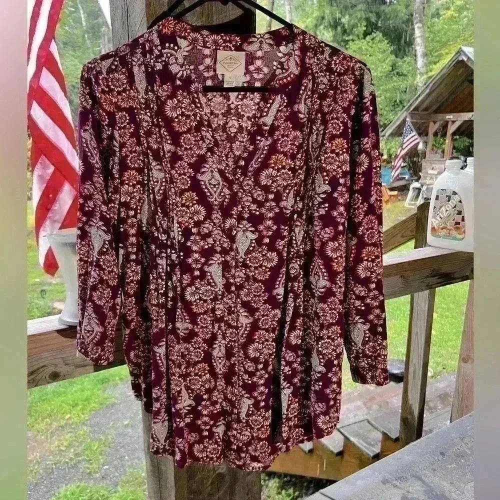 St. John's Bay Women's Sz S 100% Rayon 3/4 Sleeve V Neck Blouse